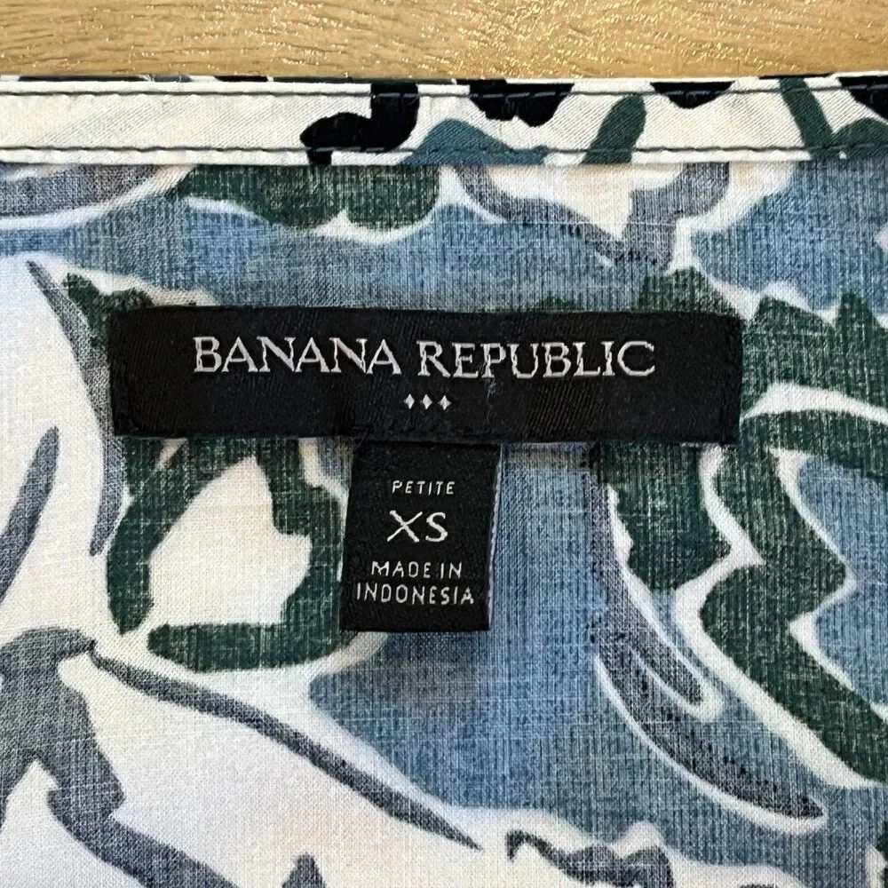 Banana Republic Factory Blue Floral Silky Tank Cami XSP V-Neck Summer